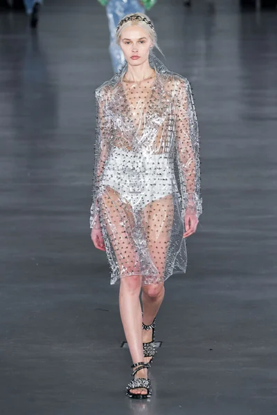 Look 46